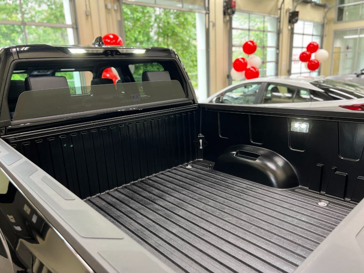 2022 Tundra Platinum Photo Gallery in Black 24 2022 Tundra Platinum Photo Gallery in Black 24